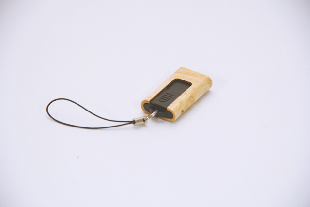 Pen Drive Em Madeira Retrátil - Brinde Personalizado Recife